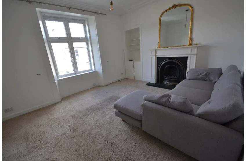 Flat Corbiehill Road in City of Edinburgh
