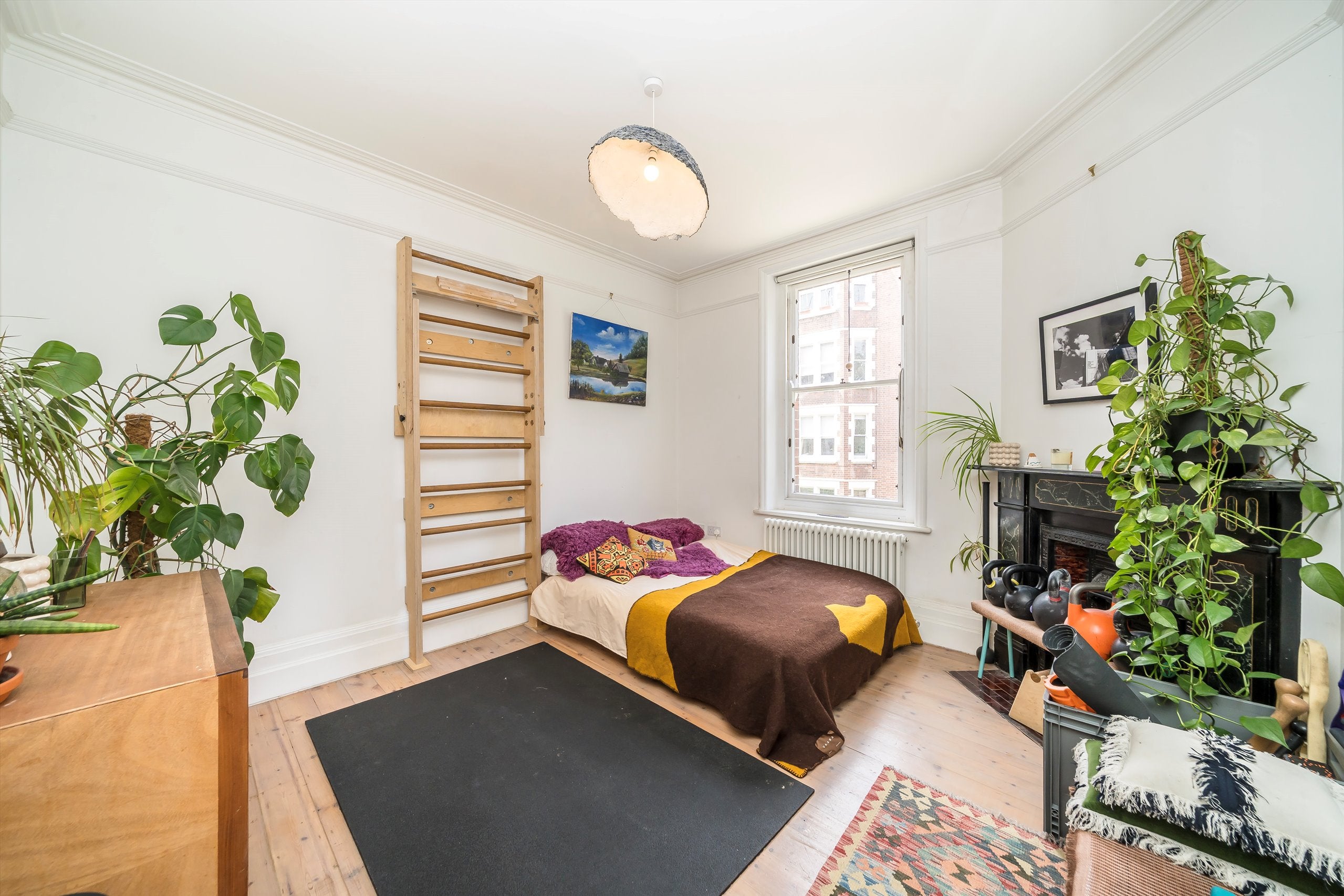 Flat Councillor Street in Greater London