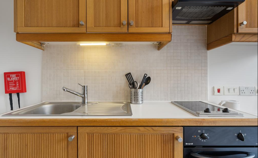 Flat Fairholme Road in Greater London