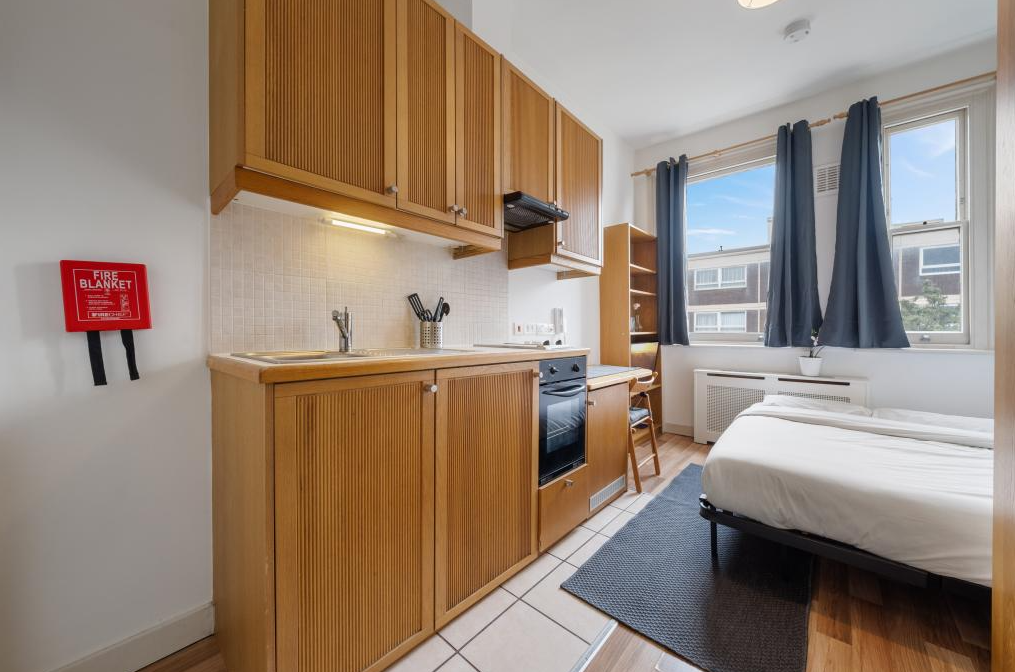 Flat Fairholme Road in Greater London