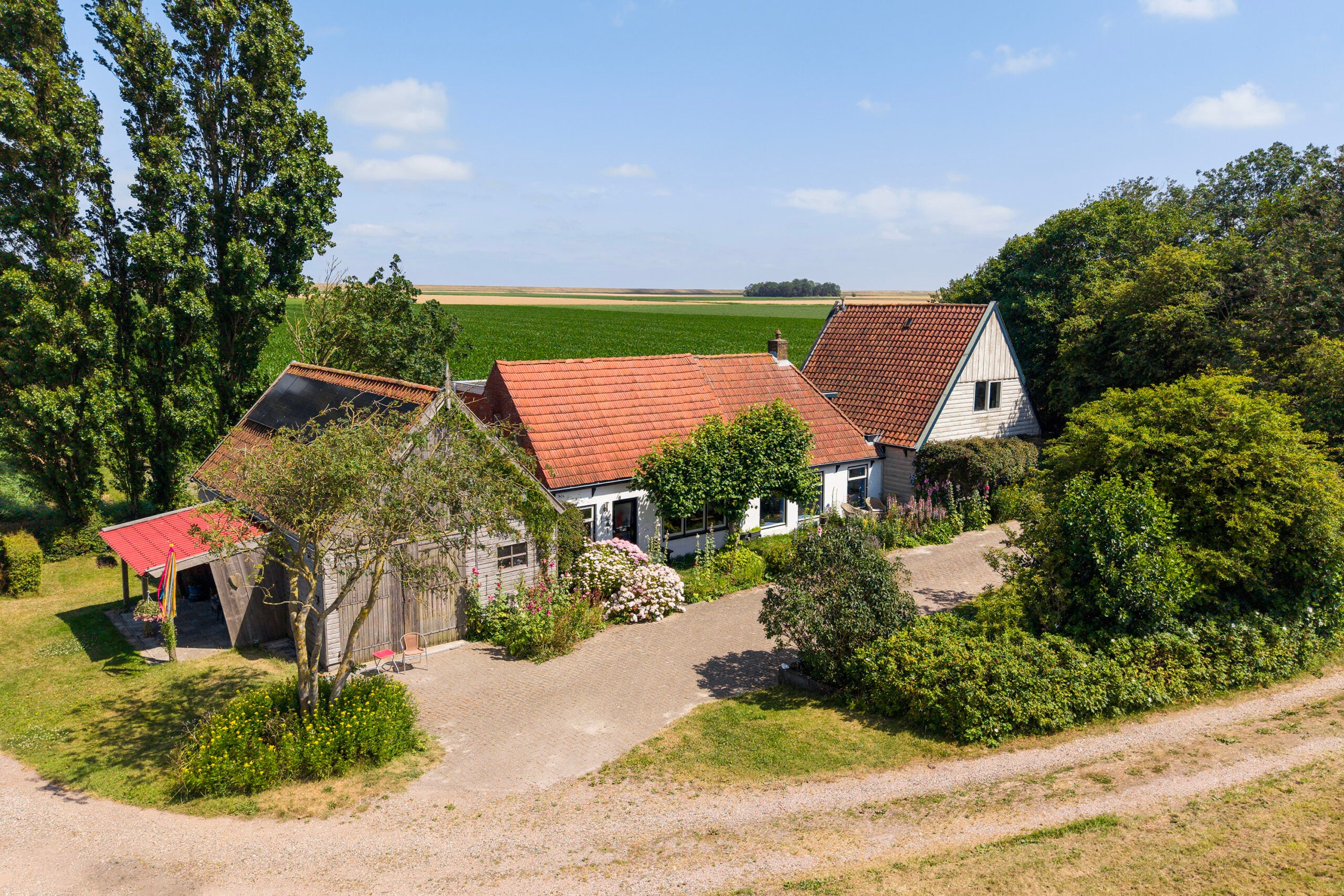 Huis Nieuwebildtdijk 220 in St.-Annaparochie