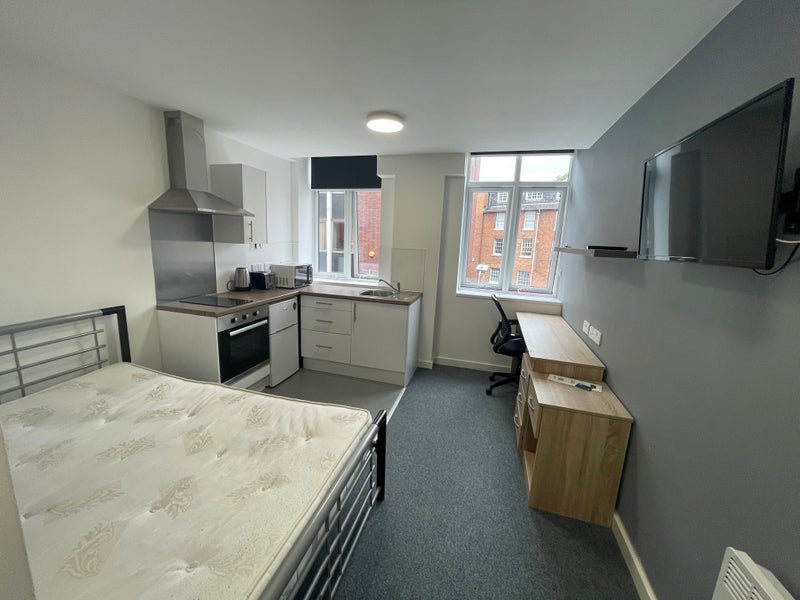 Flat Princess Road West in Leicester