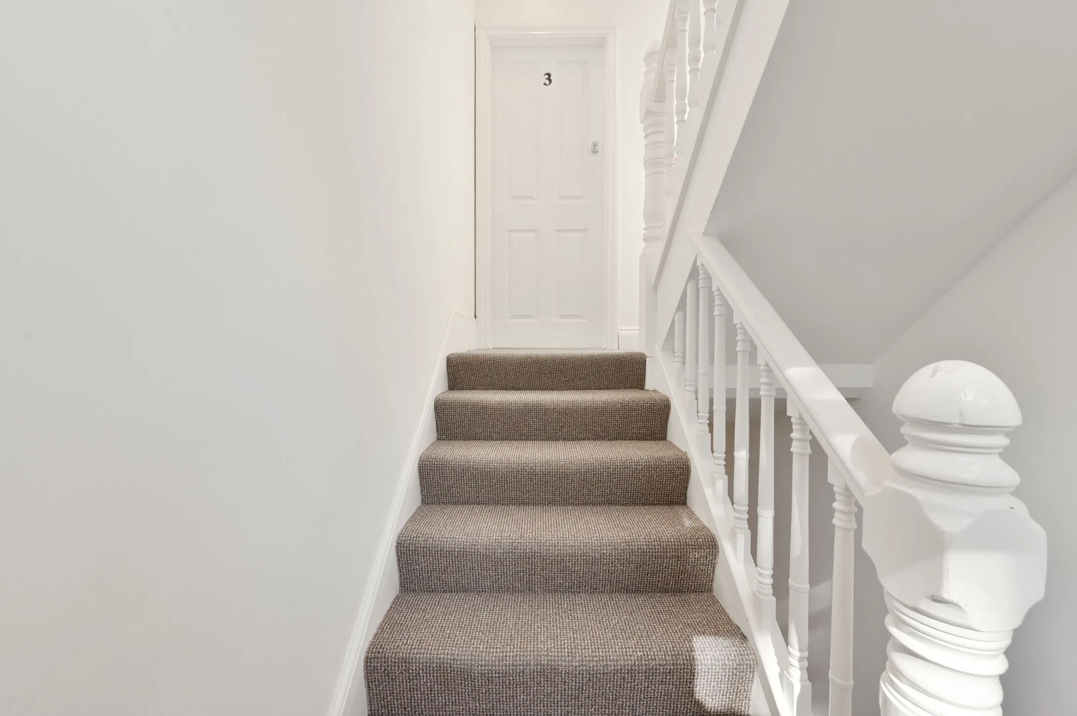Flat Mount Park Crescent in Greater London