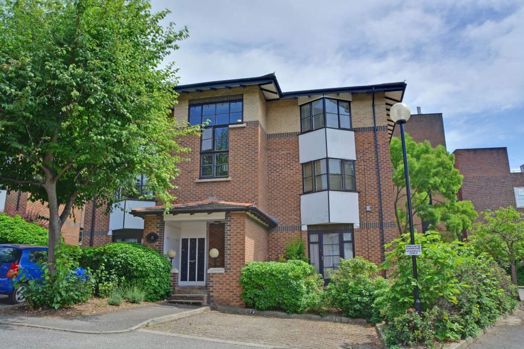 Flat Celestial Gardens in Greater London