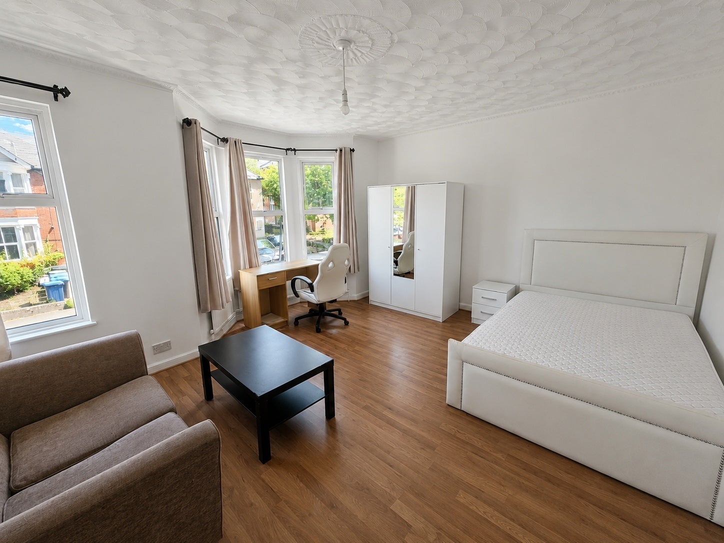 Flat Priory Avenue in High Wycombe