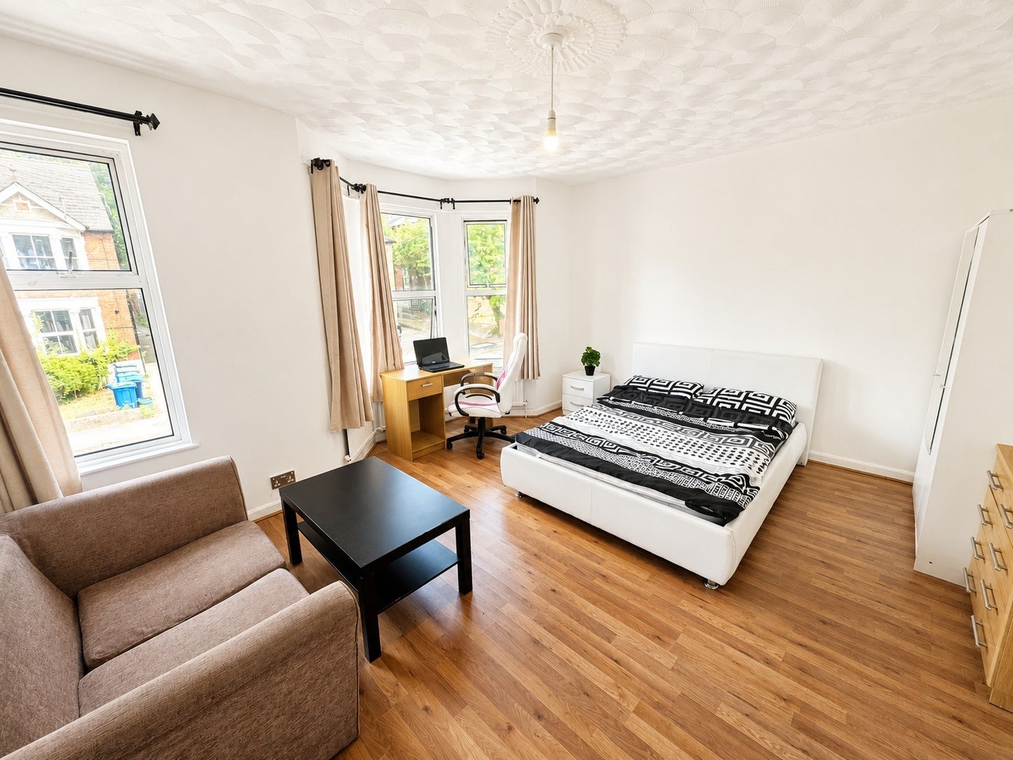 Flat Priory Avenue in High Wycombe