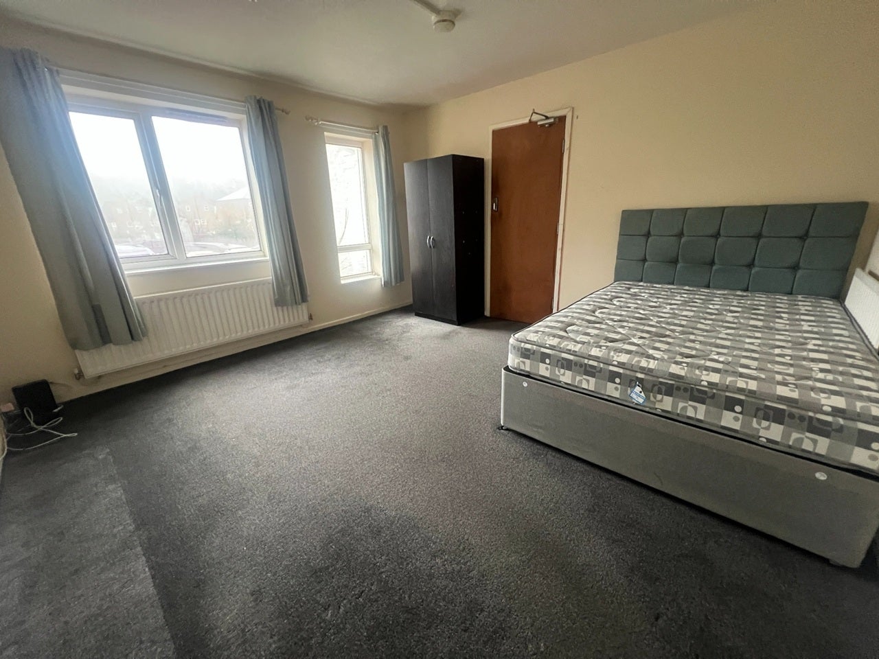 Room Pageant Drive in Dawley