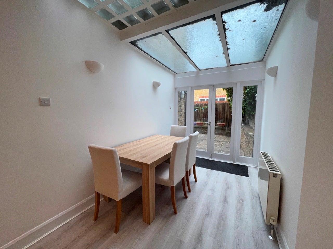 Flat Goldhawk Road in Greater London