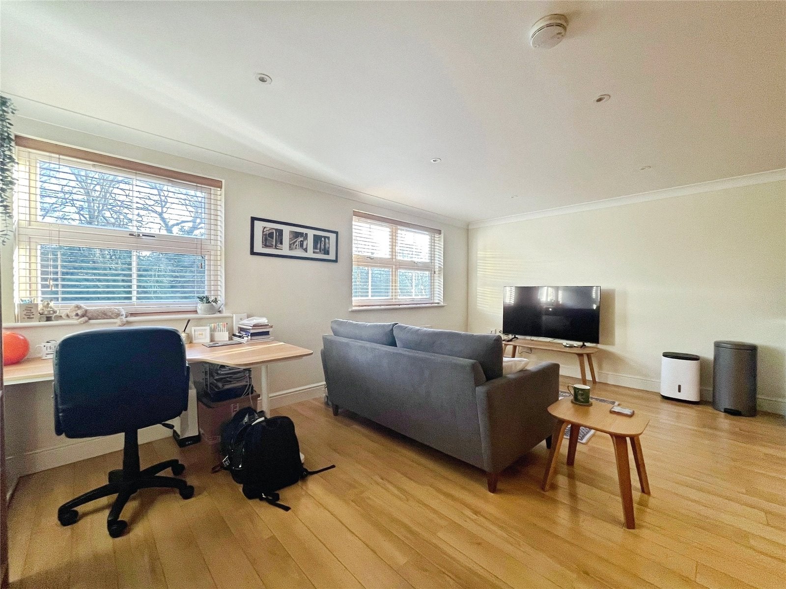 Flat Victoria Mews in Borough of Runnymede