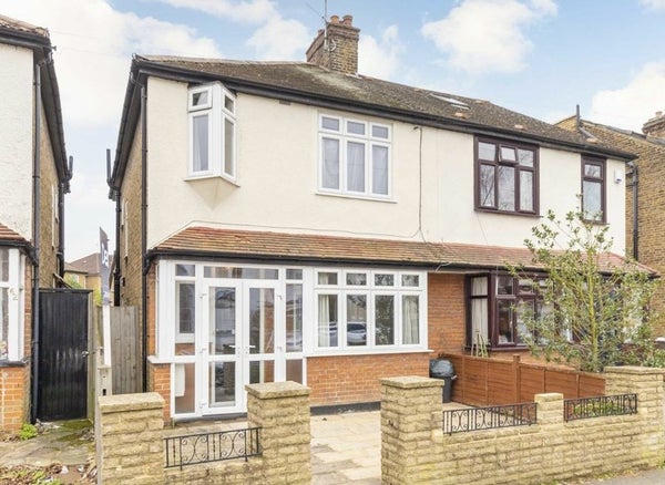 Flat Grove Lane in London