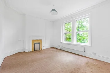 Flat Finchley Road in Greater London