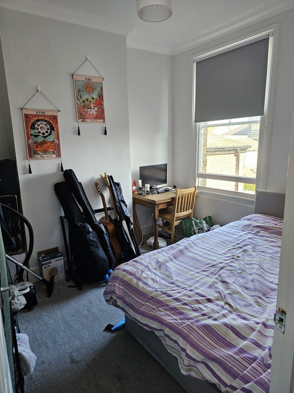 Room Thompson Road in Greater London