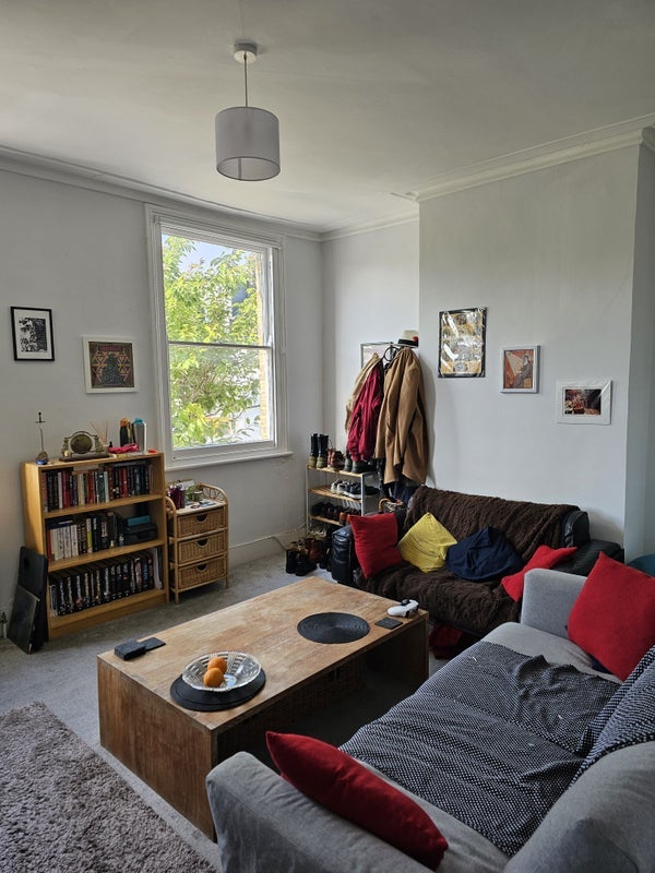 Room Thompson Road in Greater London