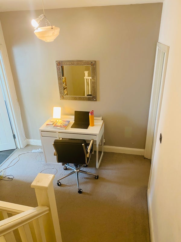 Room Wicks Way in Greater London