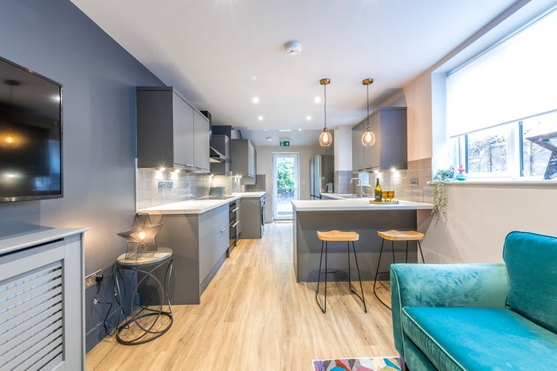 Room Sandy Park Road in Bristol