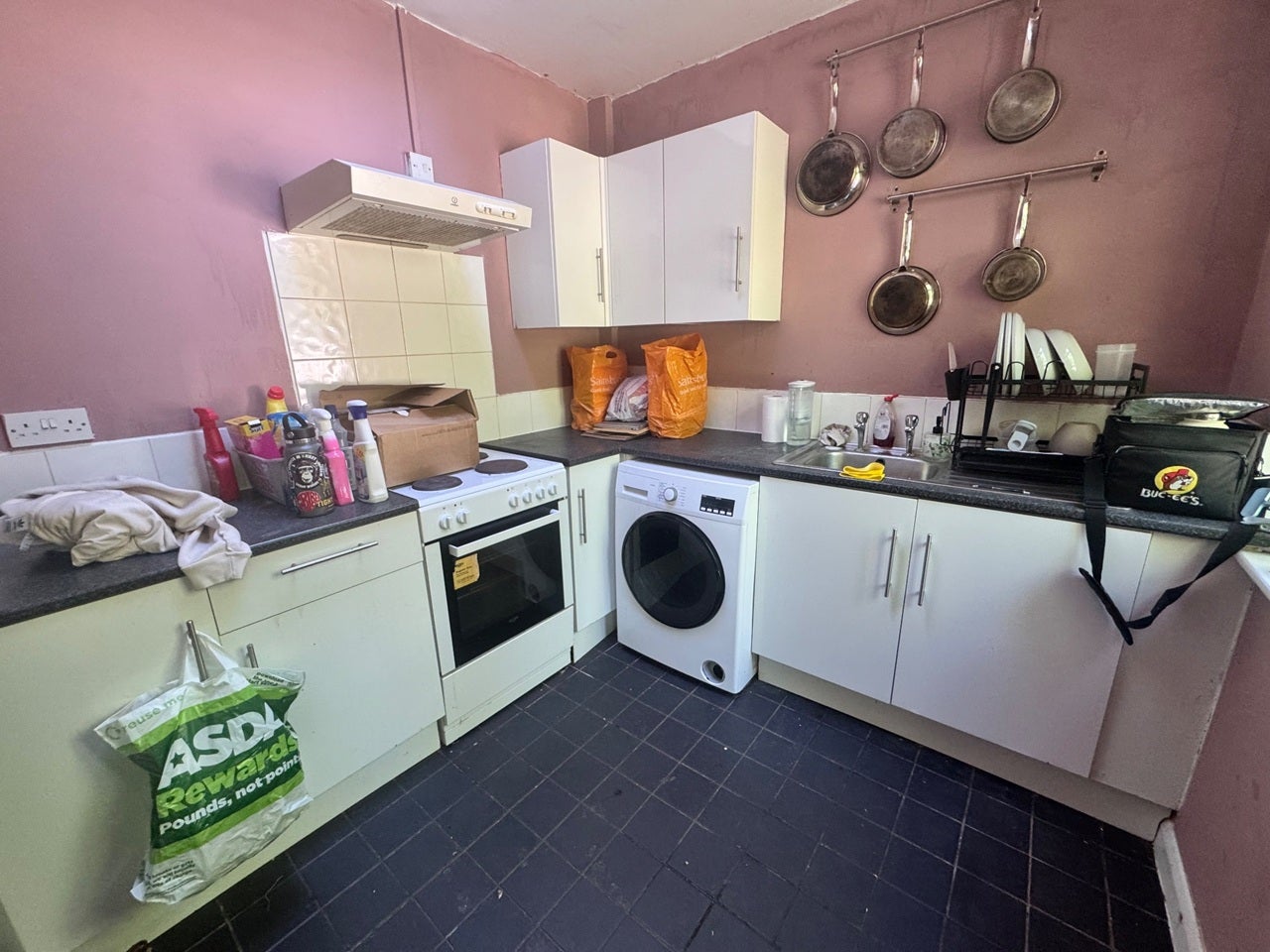 Flat Hockley Road in Warwick