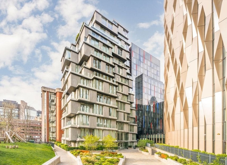 Flat St Clare Street in City of London