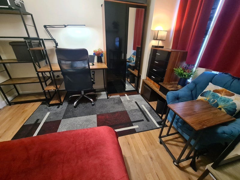 Room Purley Way in Greater London