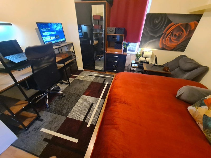 Room Purley Way in Greater London