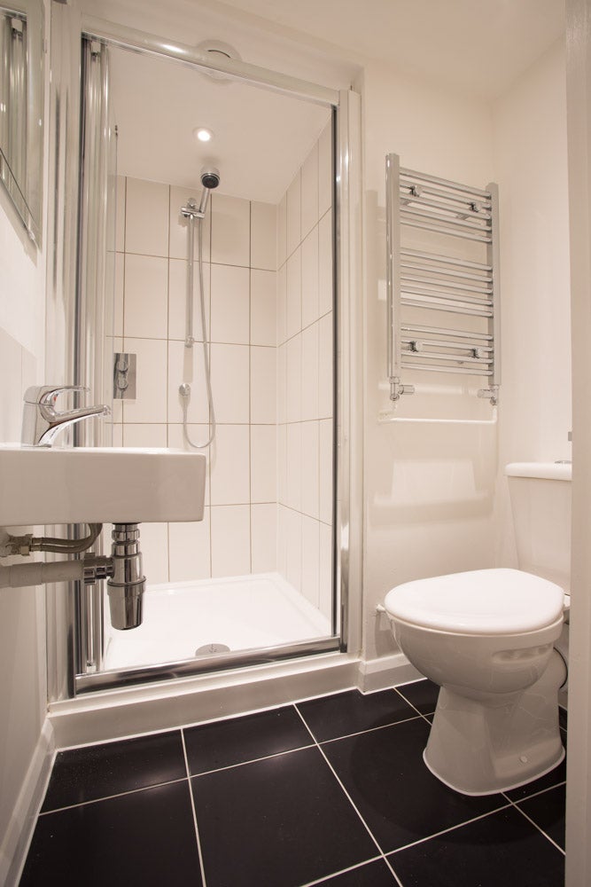 Flat Newington Butts in Greater London