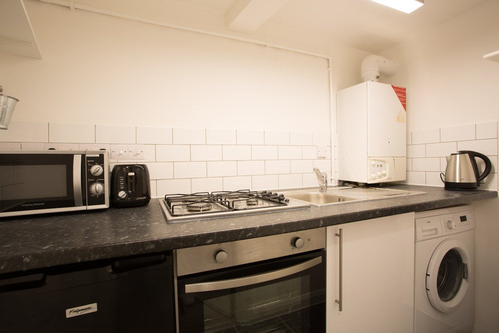 Flat Newington Butts in Greater London