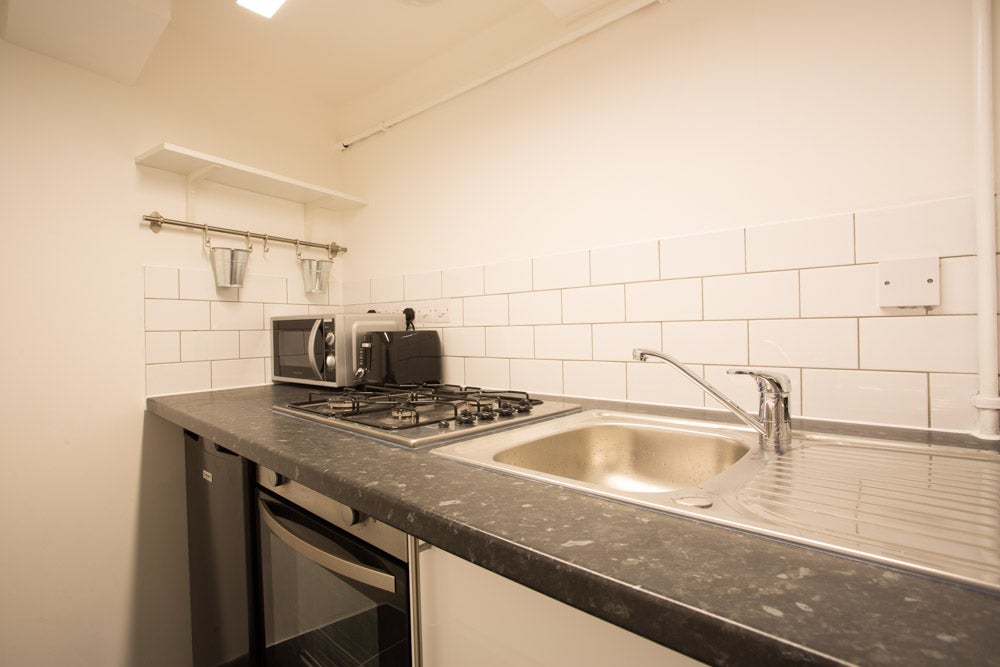 Flat Newington Butts in Greater London