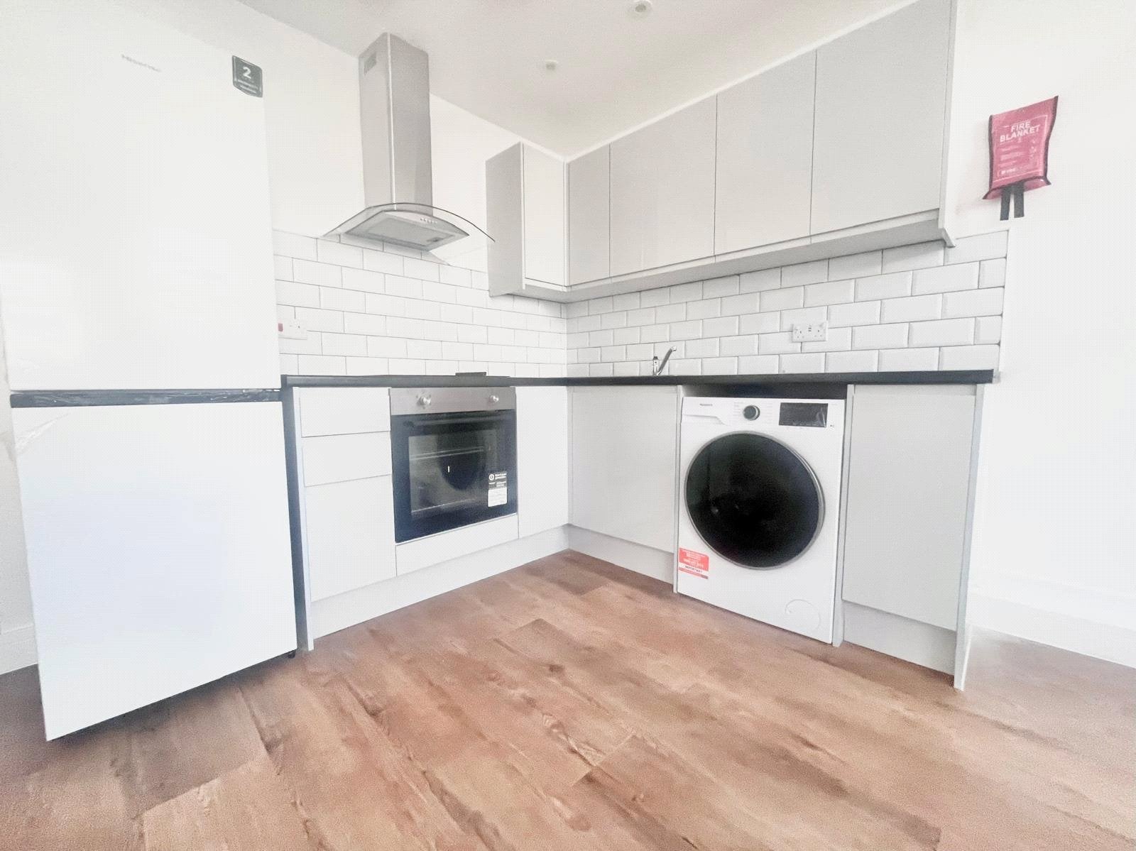 Flat Hanworth Road in Greater London