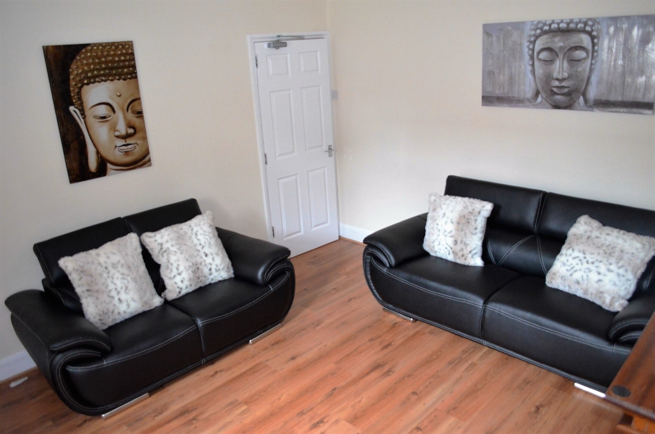 Flat Holmside Place in Newcastle upon Tyne