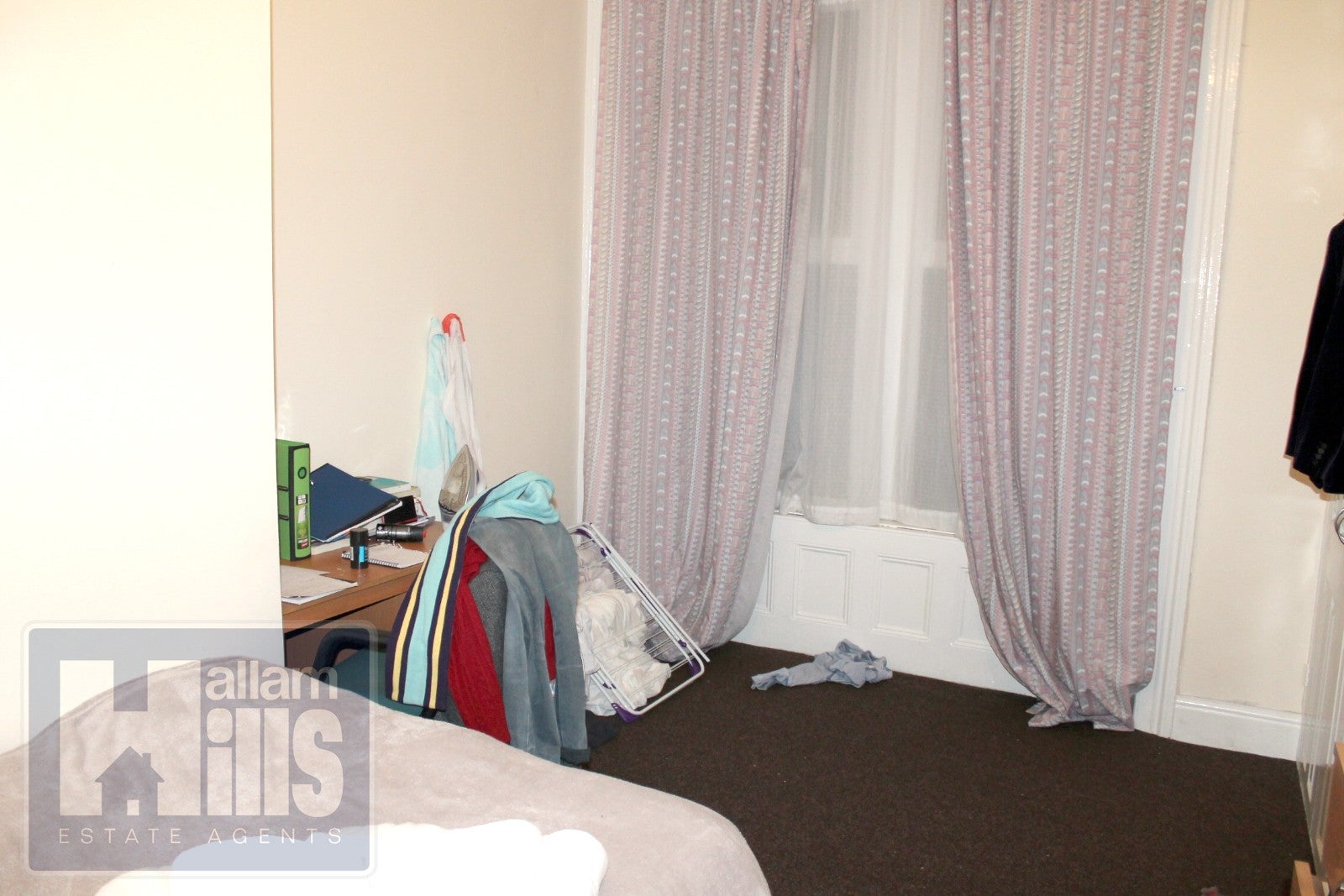 Room Highnam Crescent Road in Sheffield