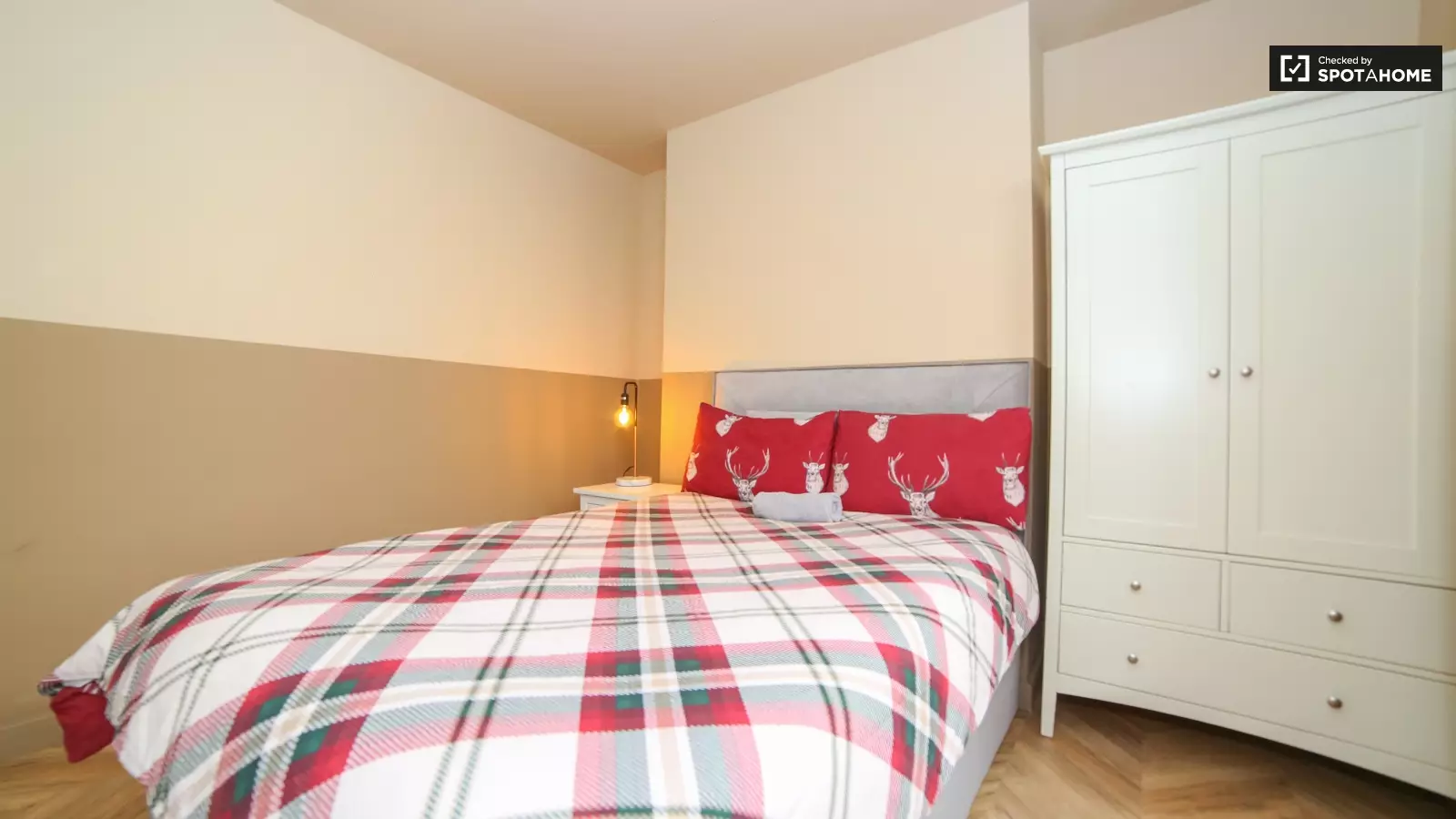 Flat St. Philip Street in Greater London