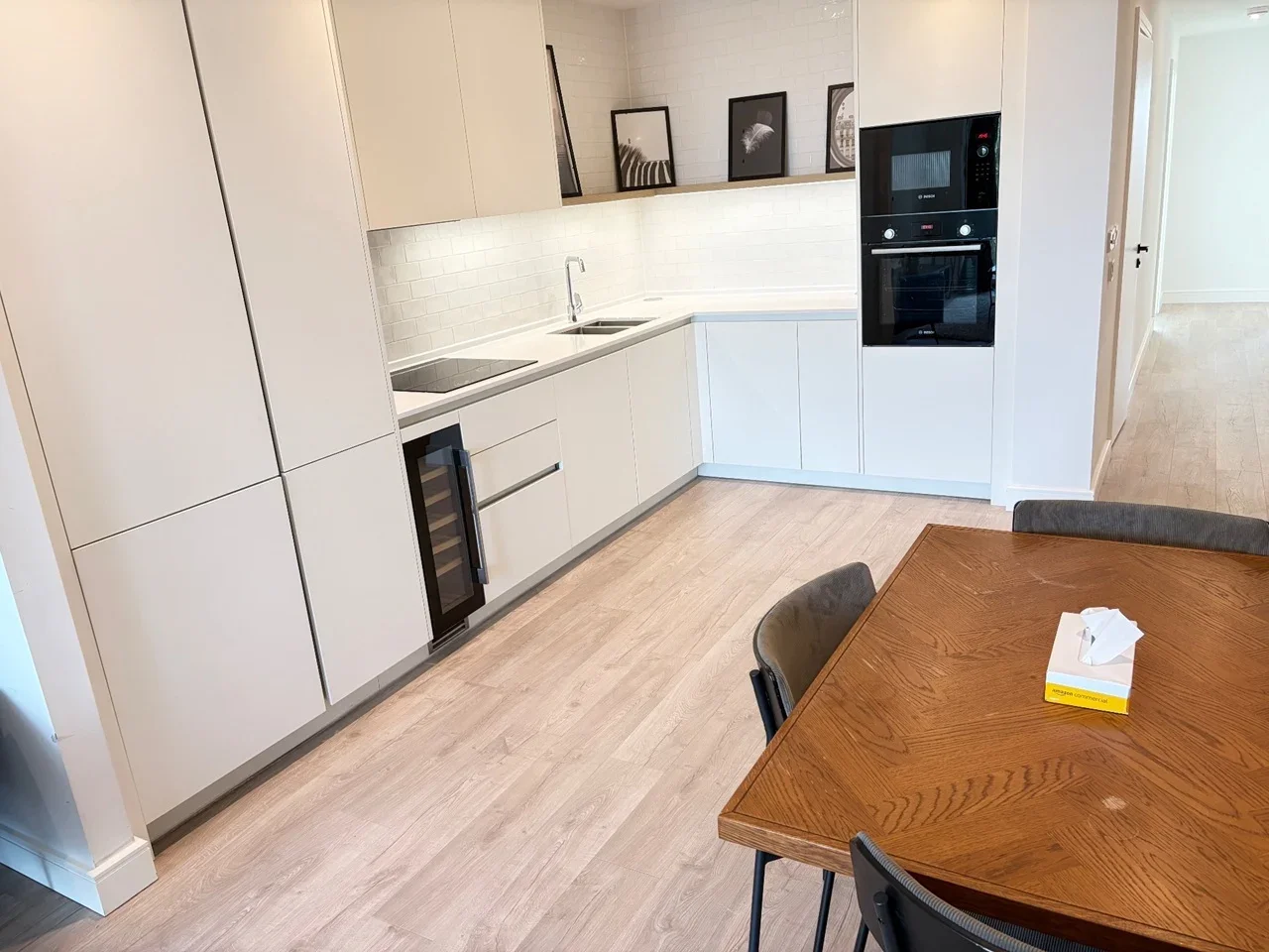 Flat Abbeydale Road in Greater London