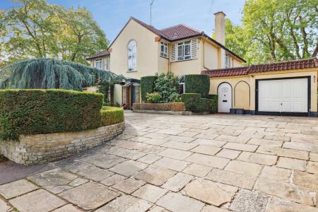 House Wolsey Way in Milford on Sea