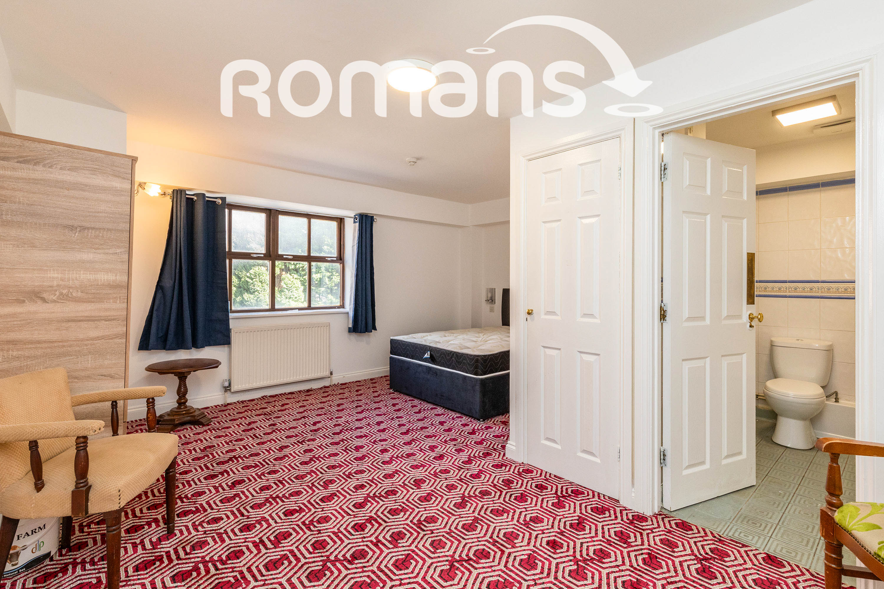 Room High Street in Winterbourne