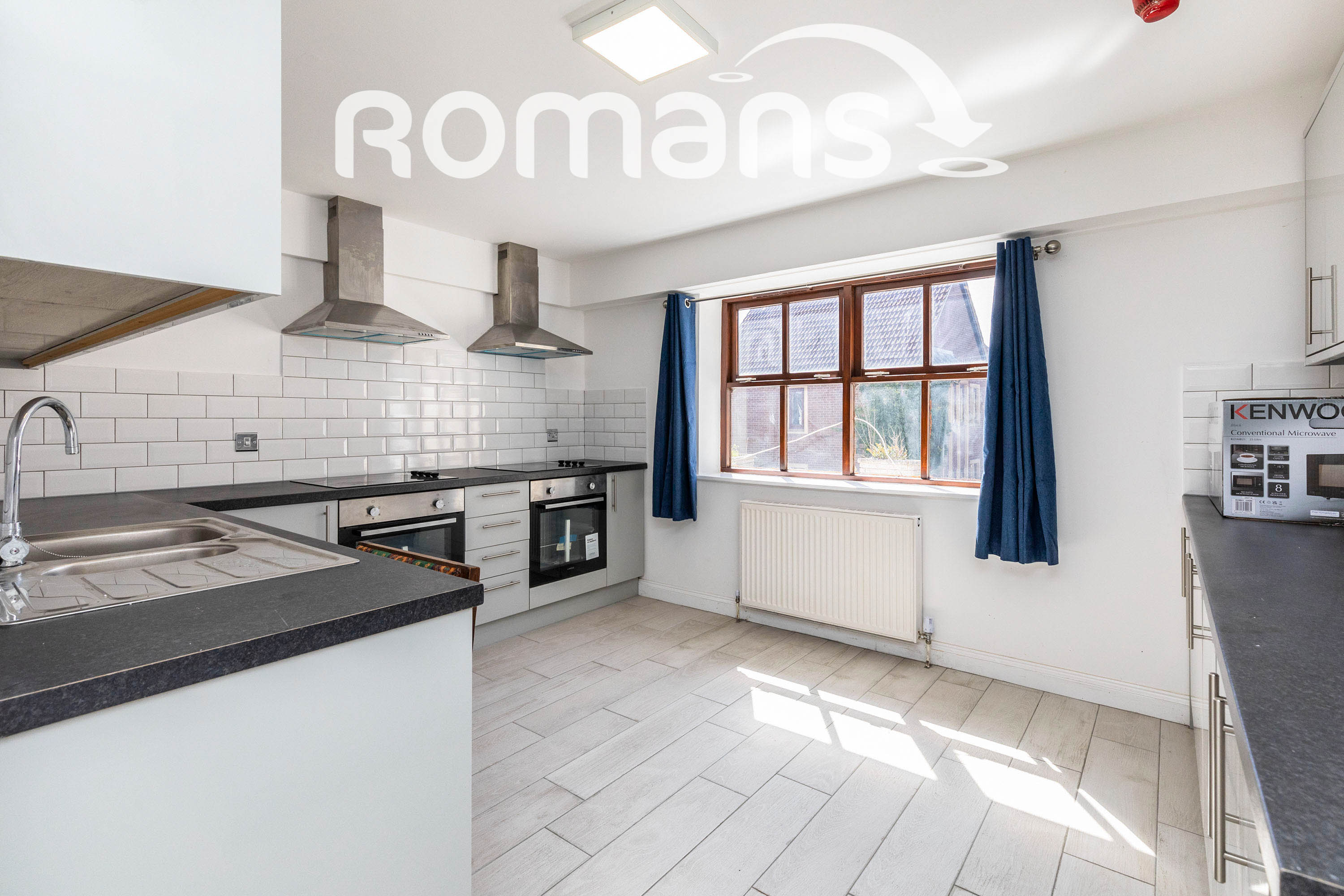 Room High Street in Winterbourne