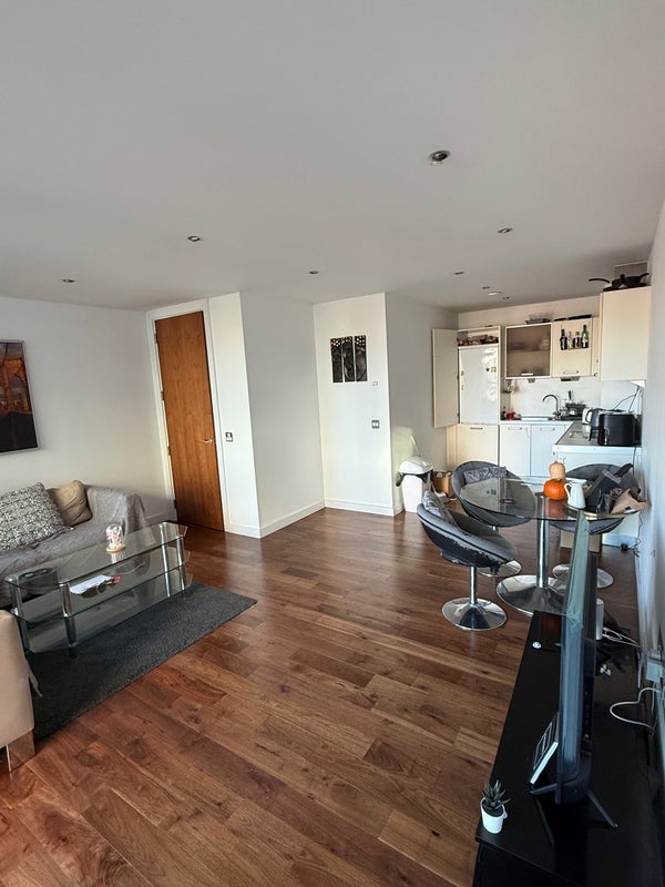 Flat Clowes Street in Salford