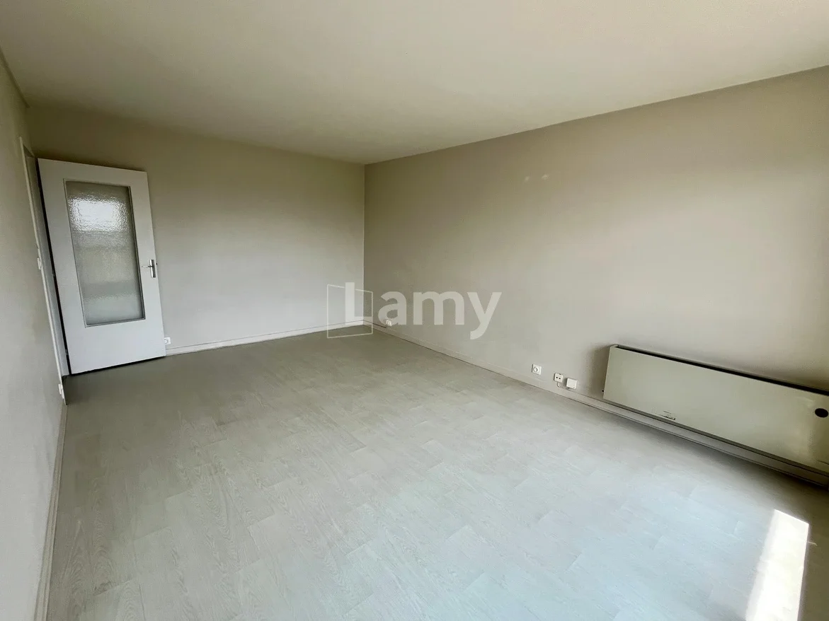Flat Rue de Brie in Maurepas