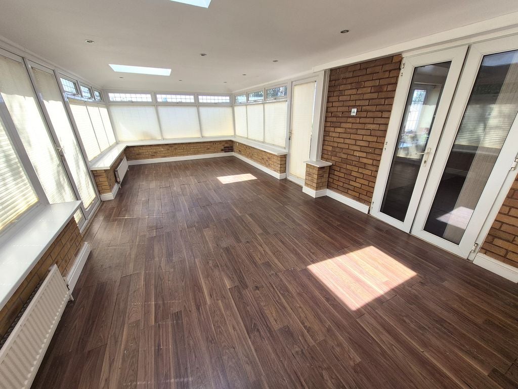 Flat Blenheim Way in Birmingham