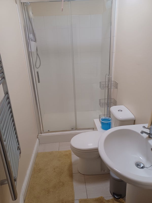 Room Back Sholebroke Row in Leeds