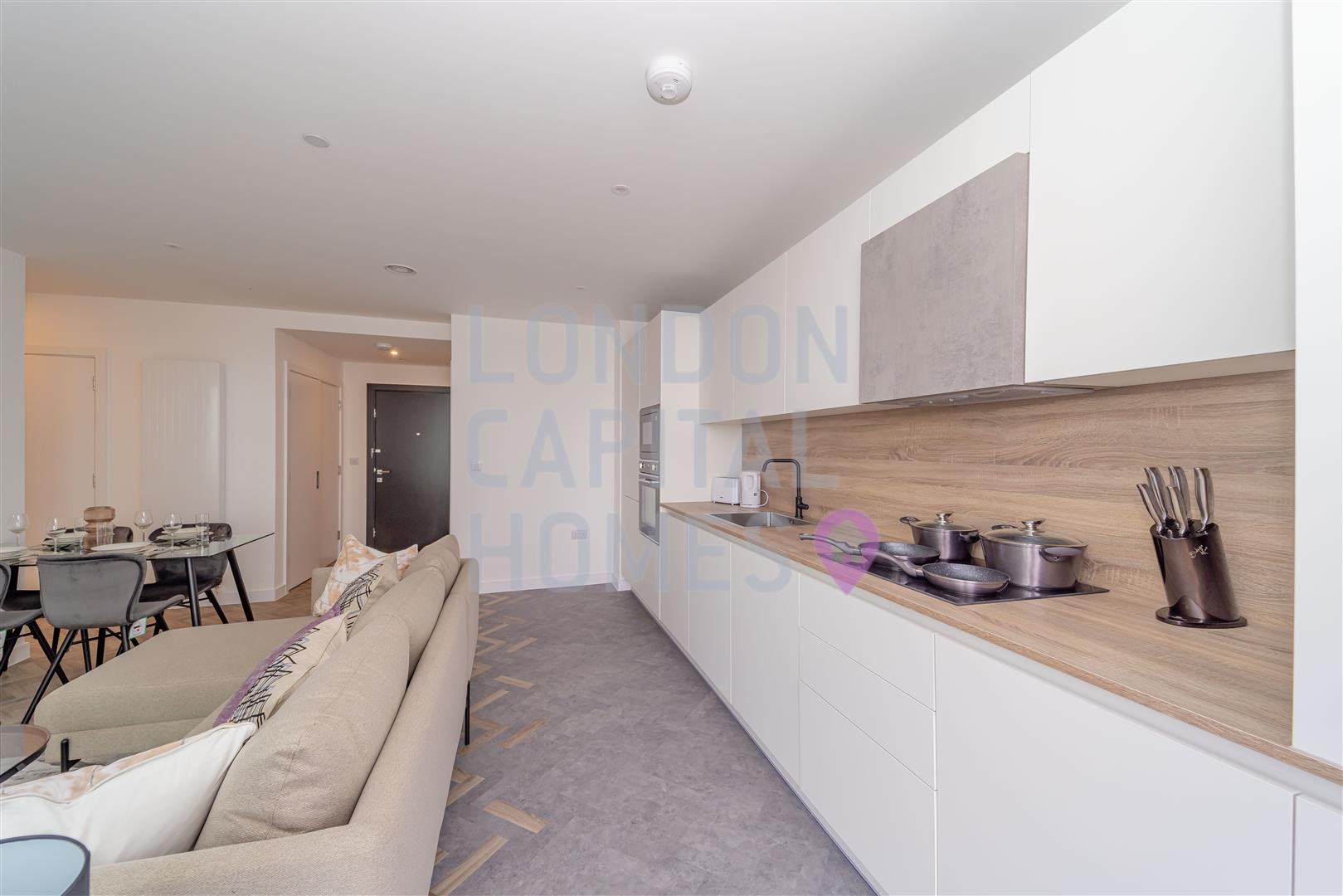 Flat Gillender Street in Greater London