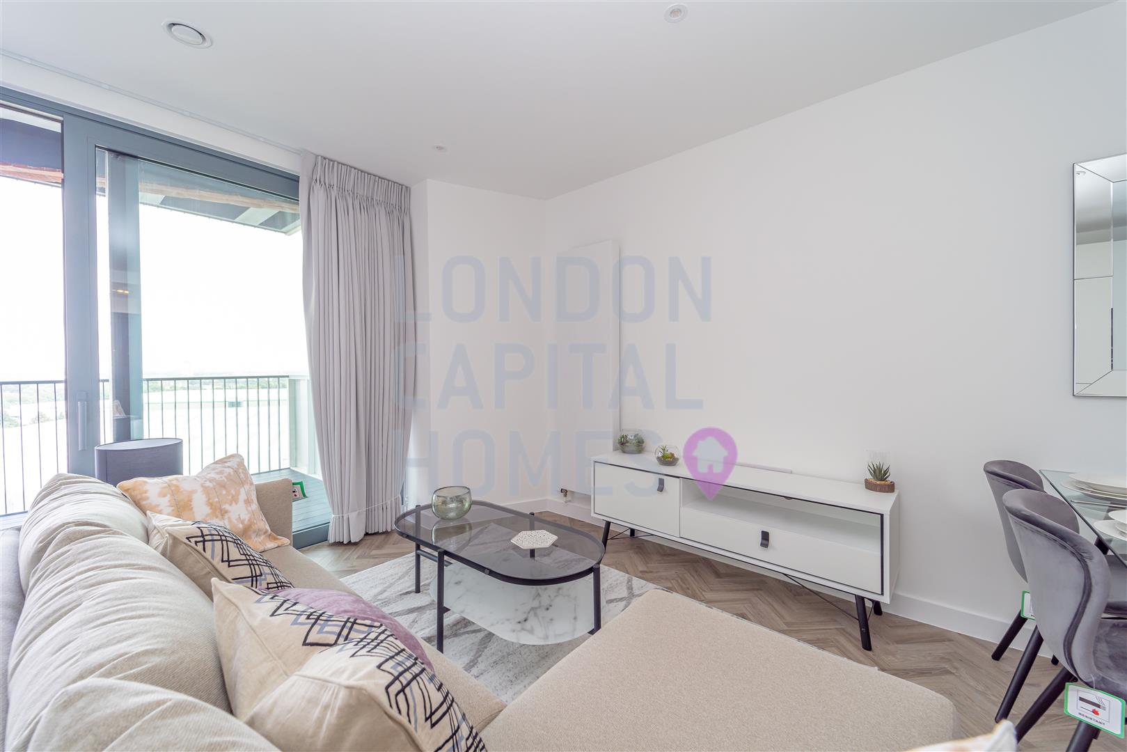 Flat Gillender Street in Greater London