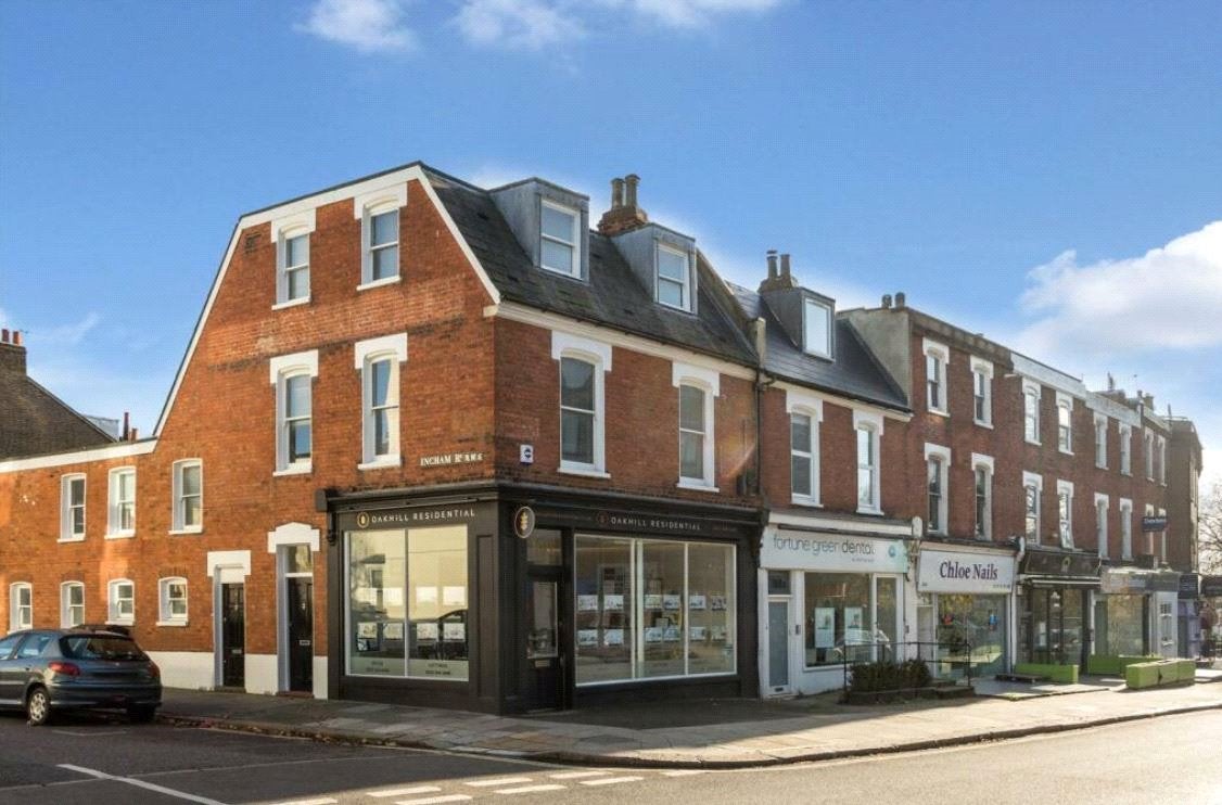 Flat Fortune Green Road in Greater London
