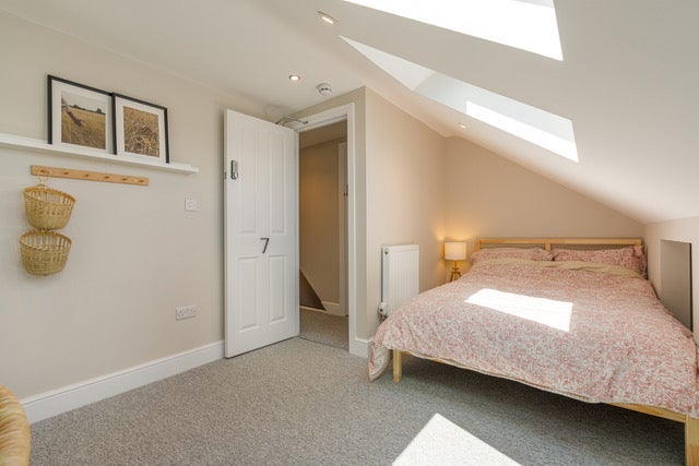 Room Langton Road in Bristol