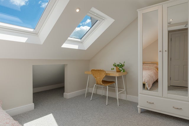 Room Langton Road in Bristol