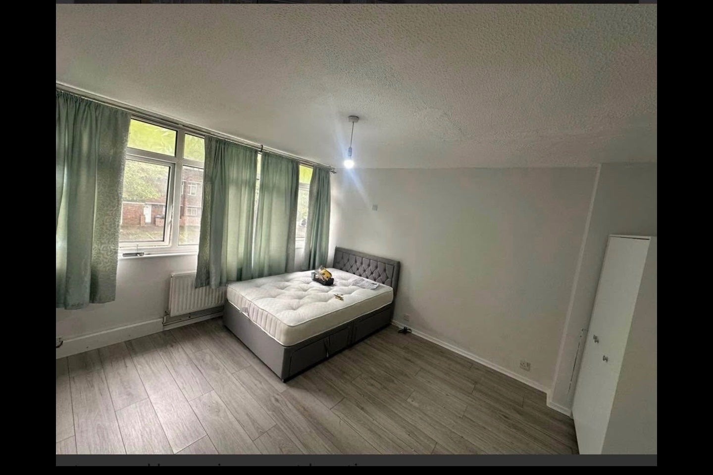 Room Tawney Road in Greater London