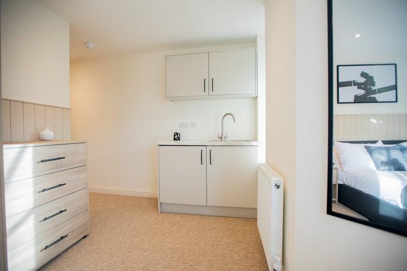 Room Repton Road in Bristol