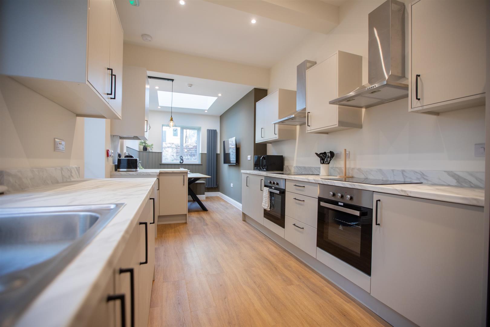 Room Repton Road in Bristol