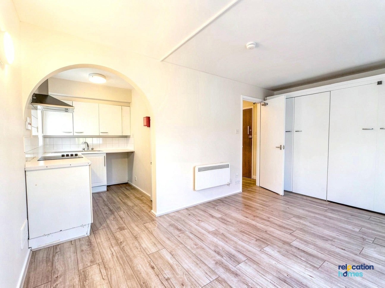 Flat Maltby Drive in Greater London