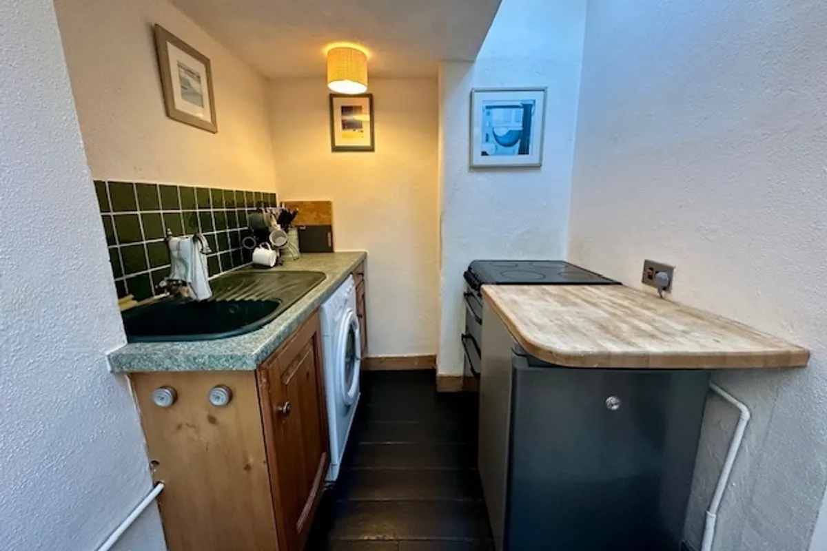 Flat Royal York Crescent in Bristol