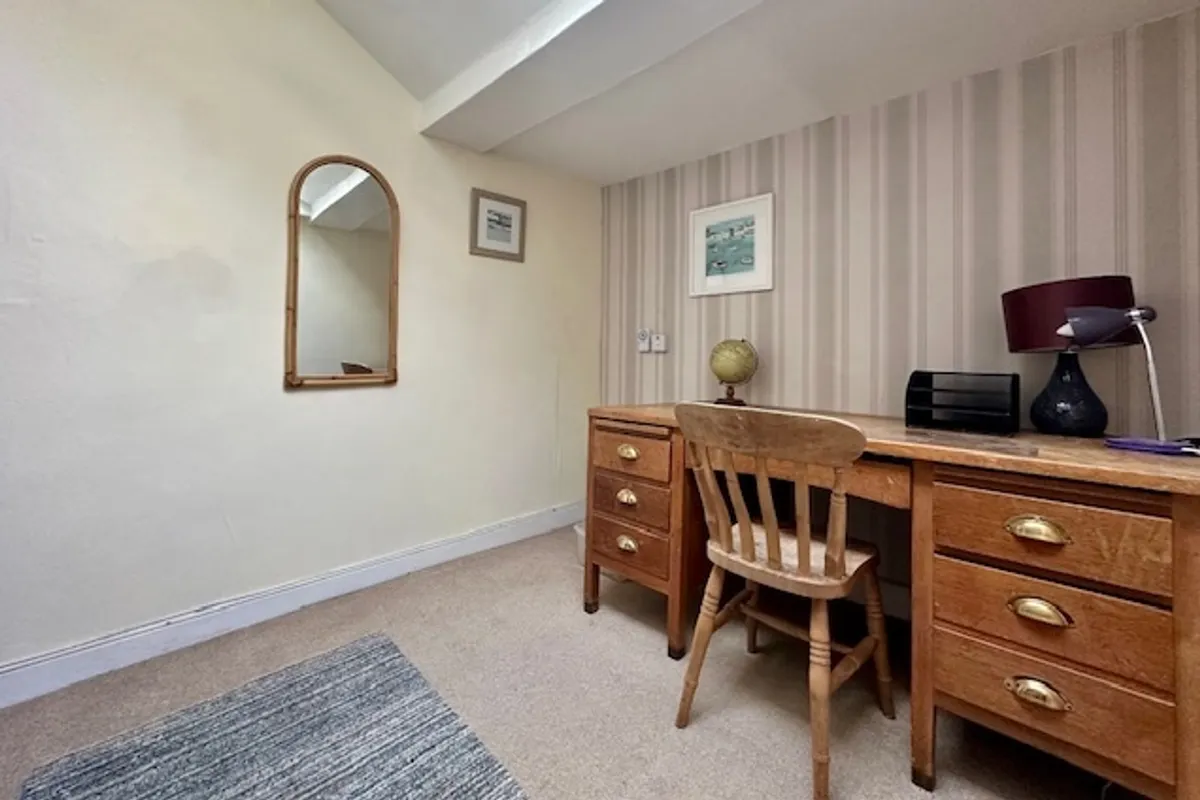 Flat Royal York Crescent in Bristol