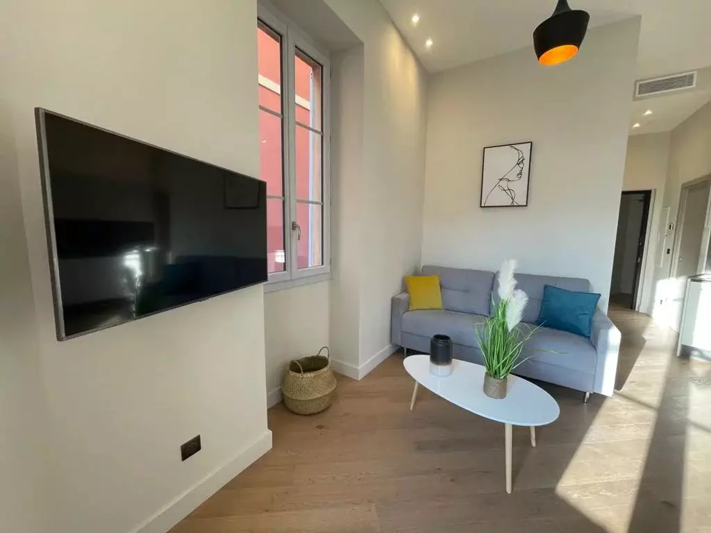 Flat Montée du Grand Palais in Nice